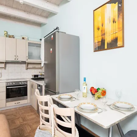 Willa Magda Dione Paxos